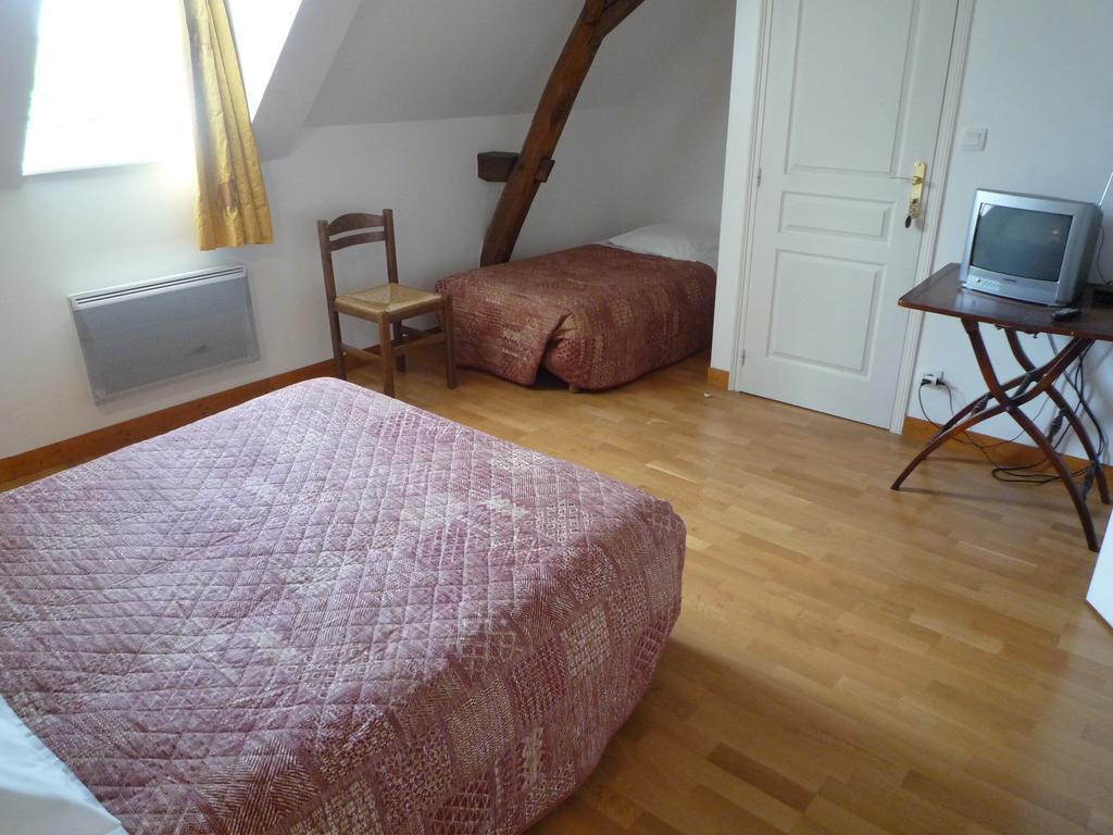 Hotel Le Petit Pont Moncé-en-Belin Esterno foto