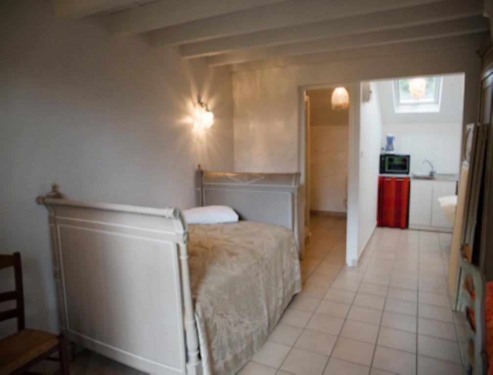 Hotel Le Petit Pont Moncé-en-Belin Esterno foto