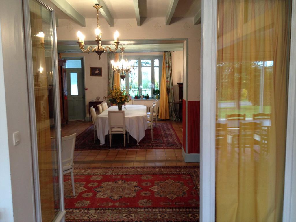 Hotel Le Petit Pont Moncé-en-Belin Esterno foto