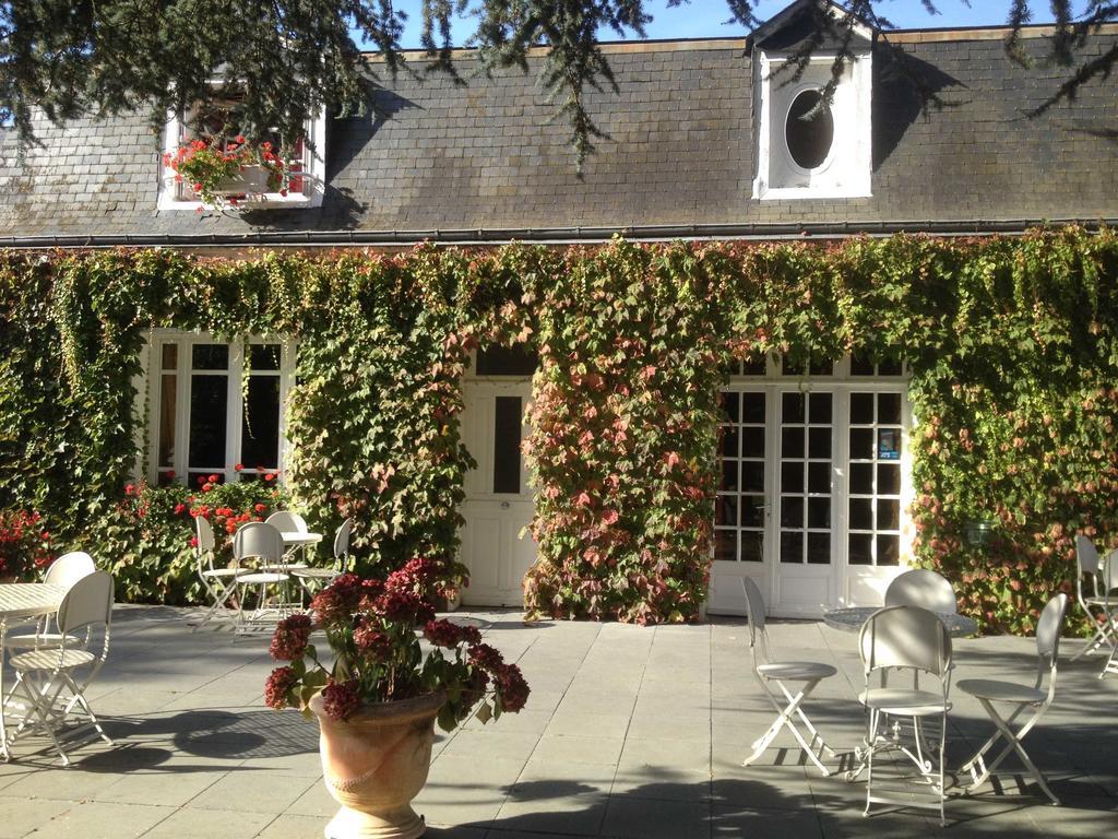 Hotel Le Petit Pont Moncé-en-Belin Esterno foto