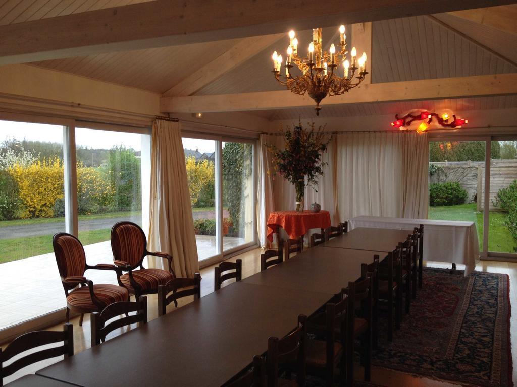 Hotel Le Petit Pont Moncé-en-Belin Esterno foto