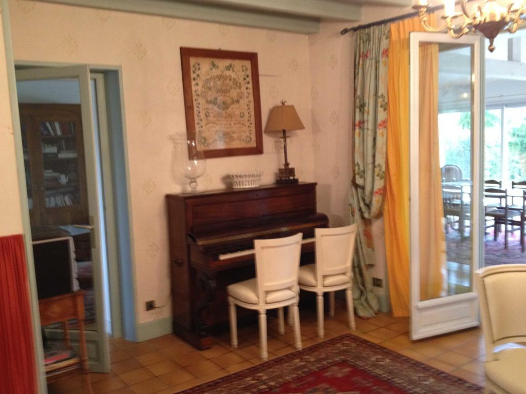 Hotel Le Petit Pont Moncé-en-Belin Esterno foto