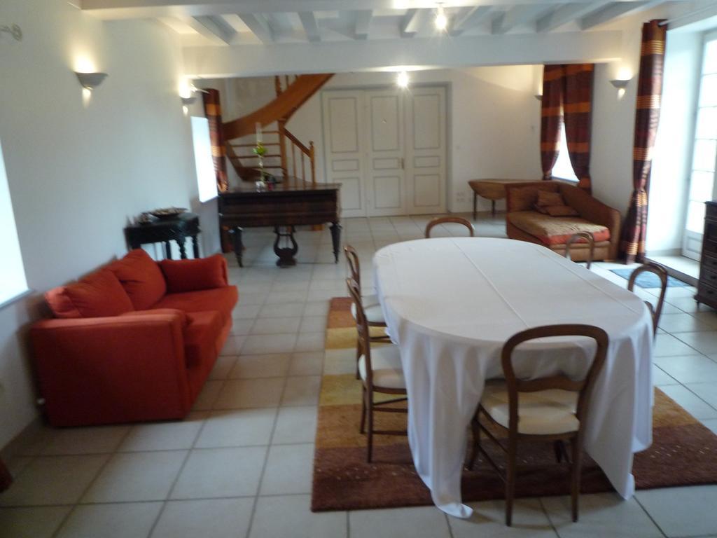 Hotel Le Petit Pont Moncé-en-Belin Esterno foto